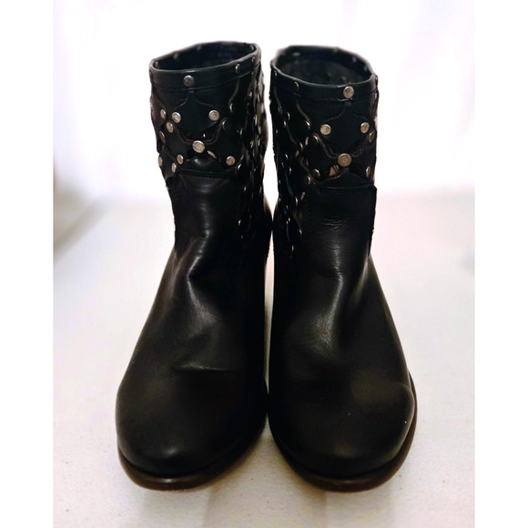 Frye Womens Black Leather Courtney Overlay Studded Laser Cut Ankle Boots 7 - Picture 3 of 11
